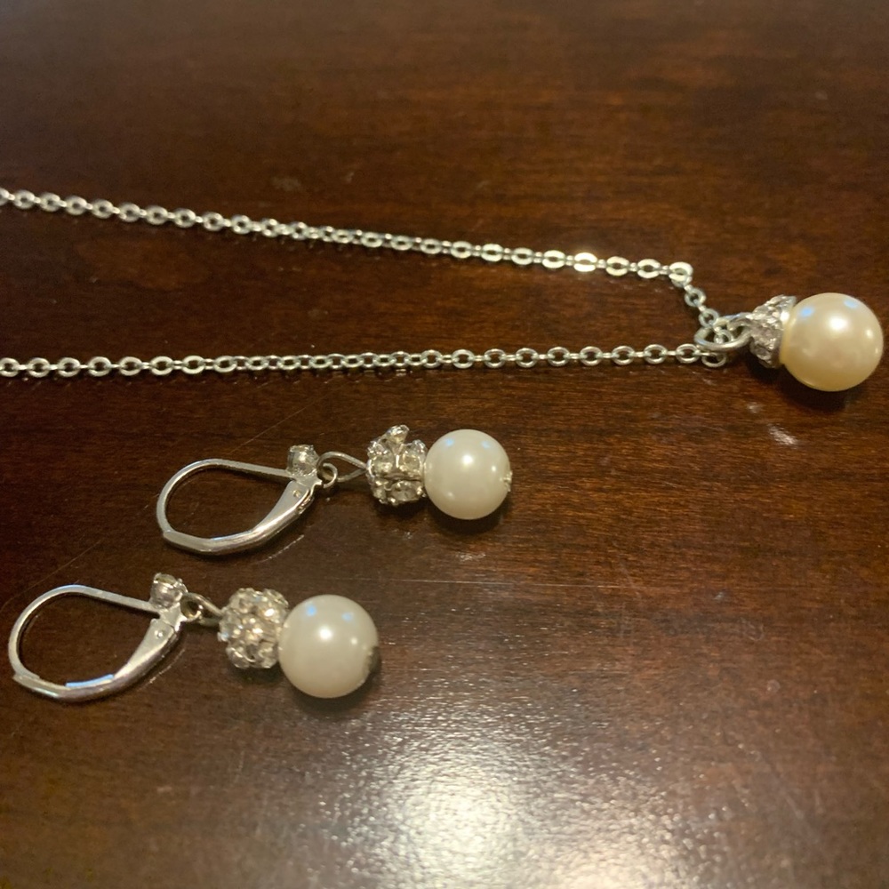 Pearl & silver set